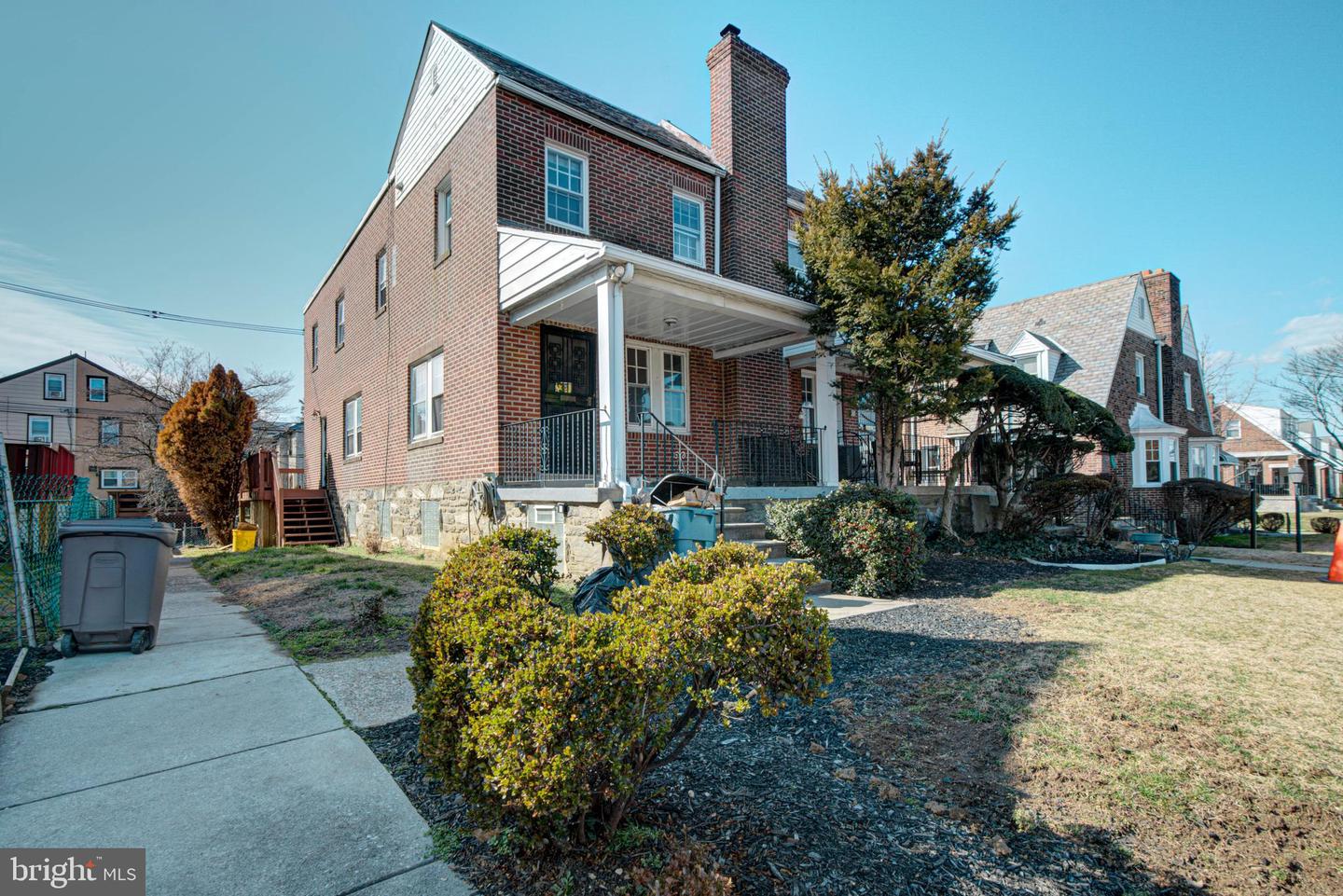 606 Fern St