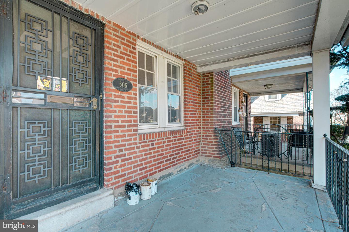 606 Fern St
