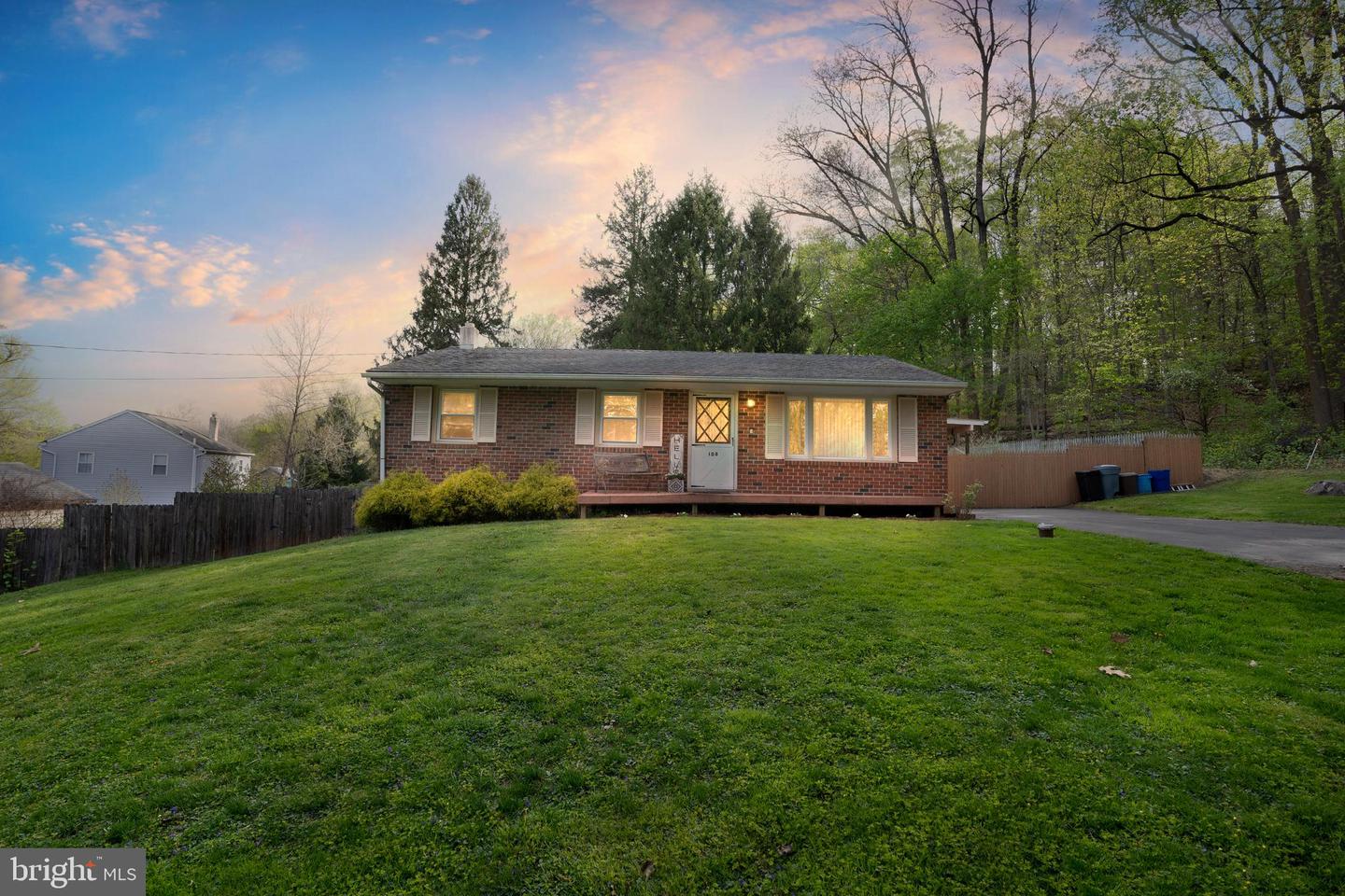 108 Maple Ave