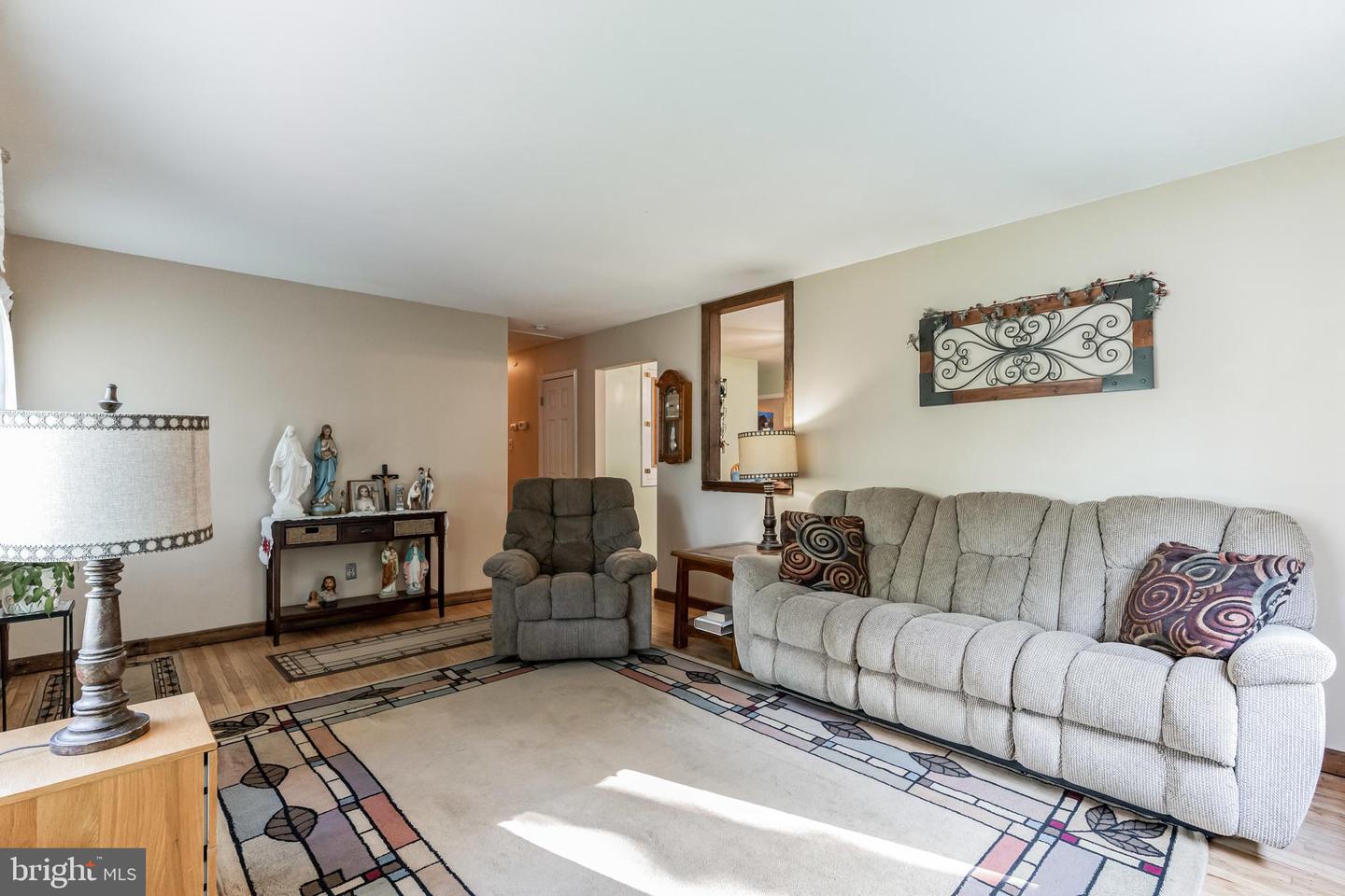 108 Maple Ave