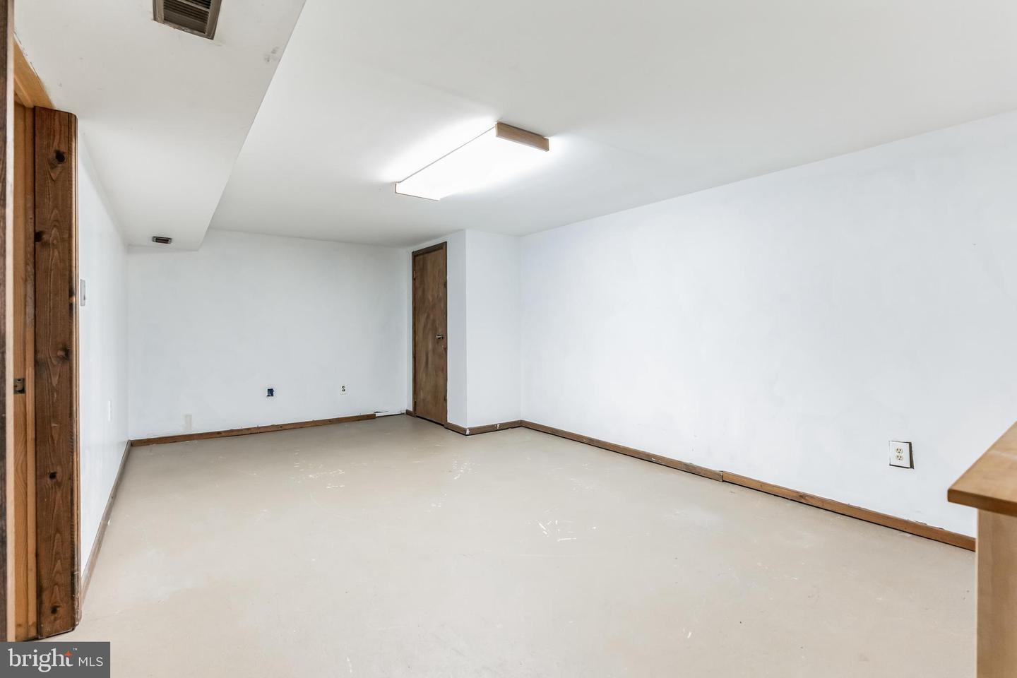 108 Maple Ave
