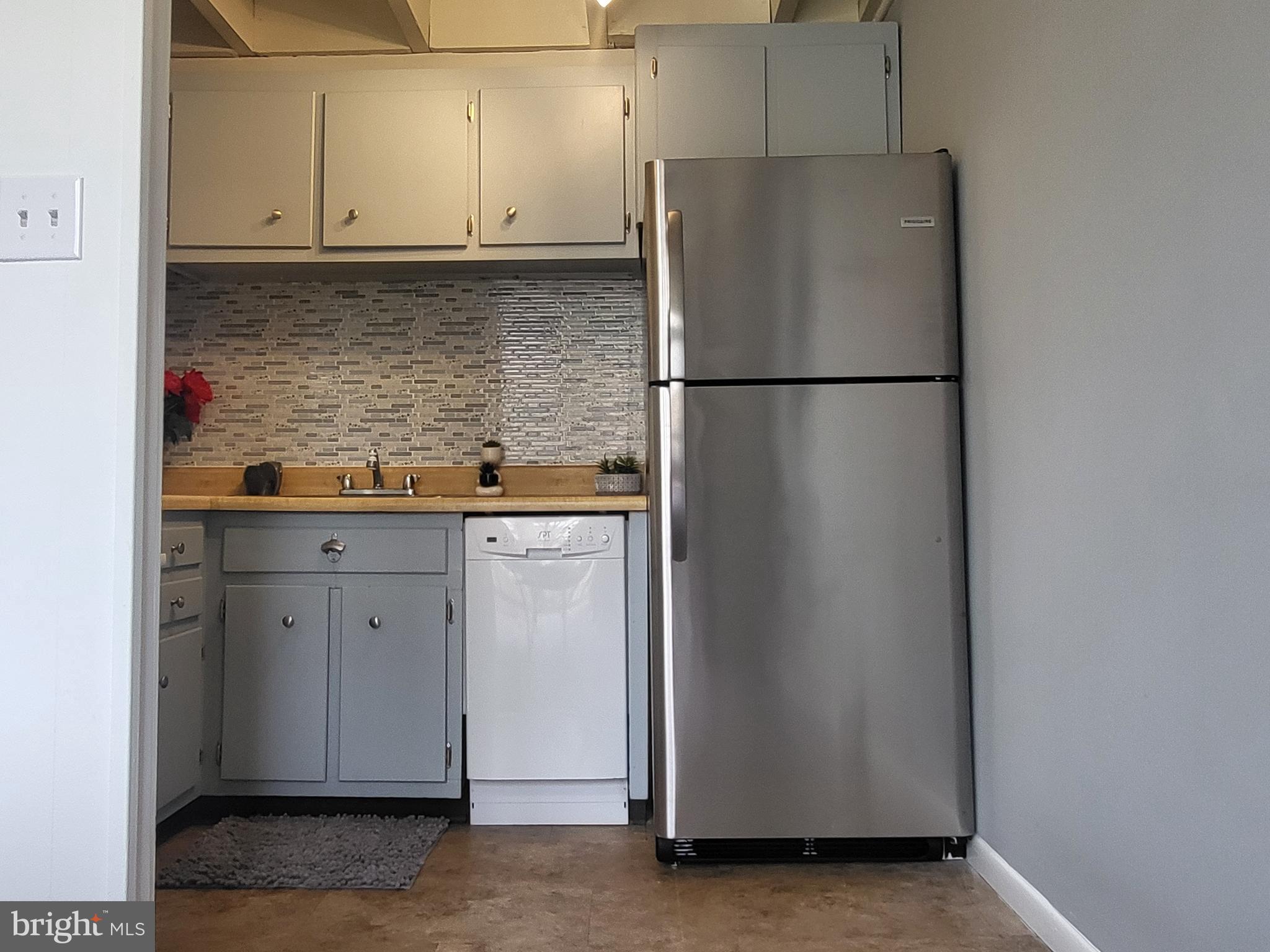 100 E Glenolden Ave #E19