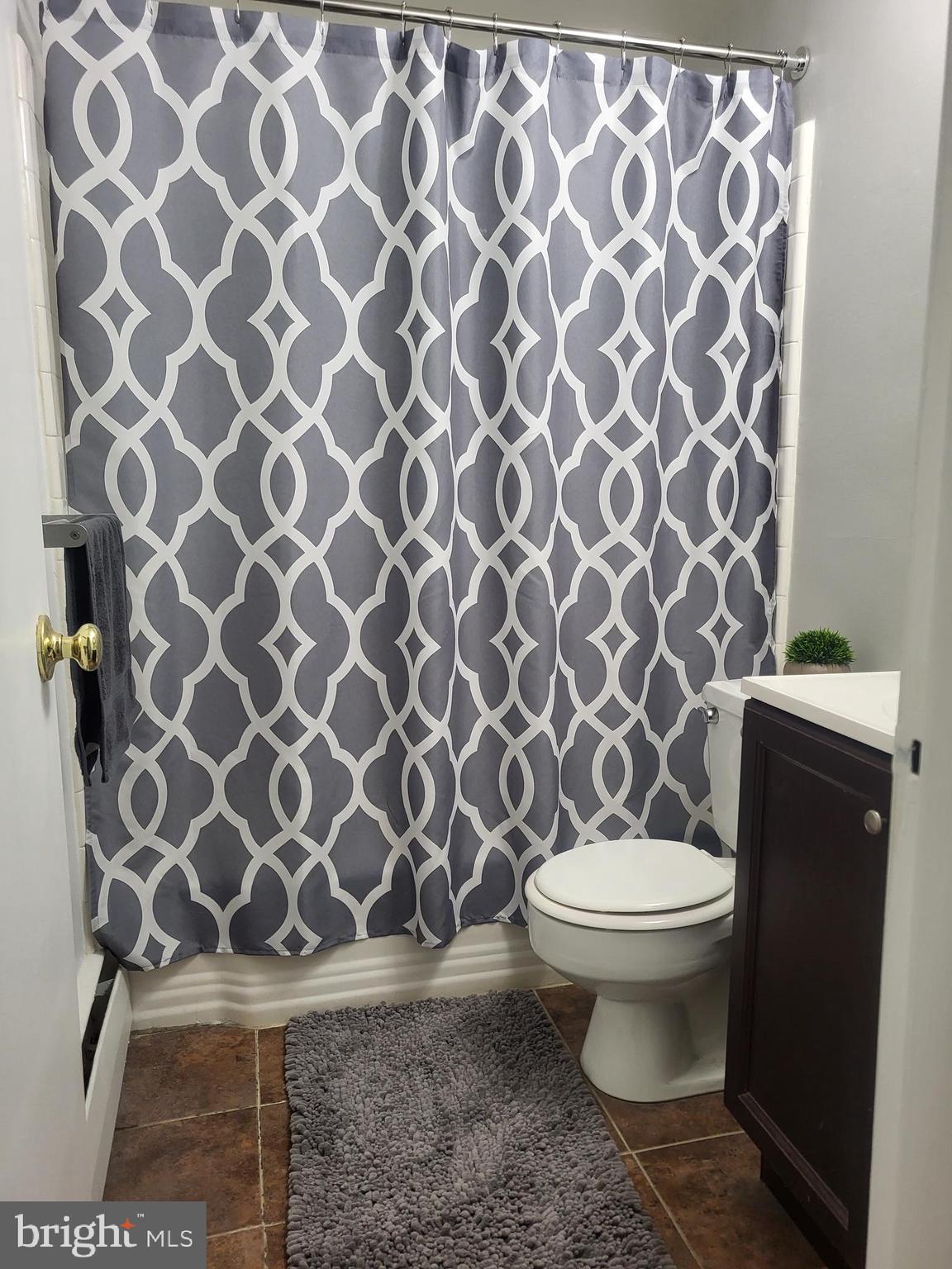 100 E Glenolden Ave #E19