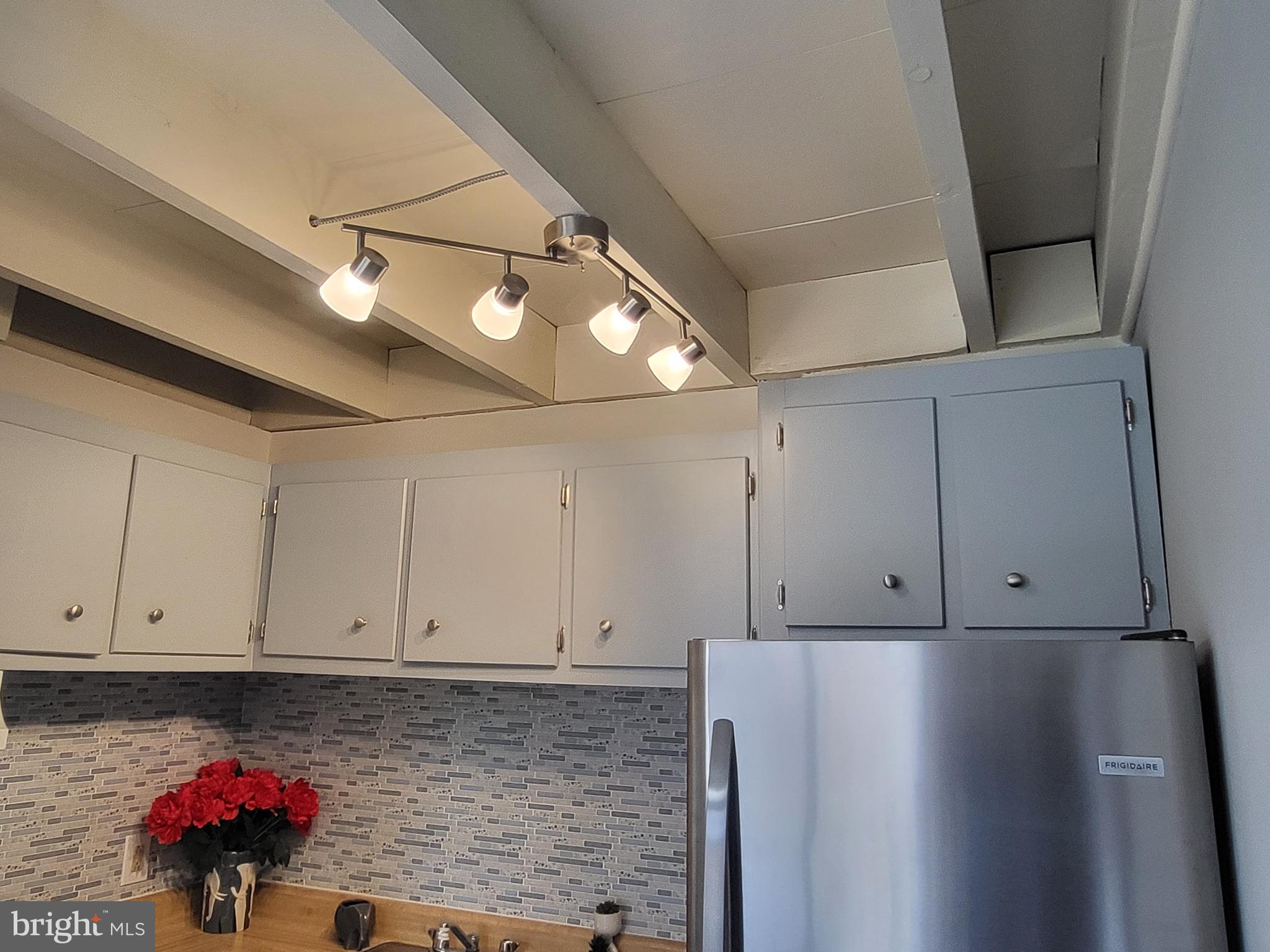 100 E Glenolden Ave #E19