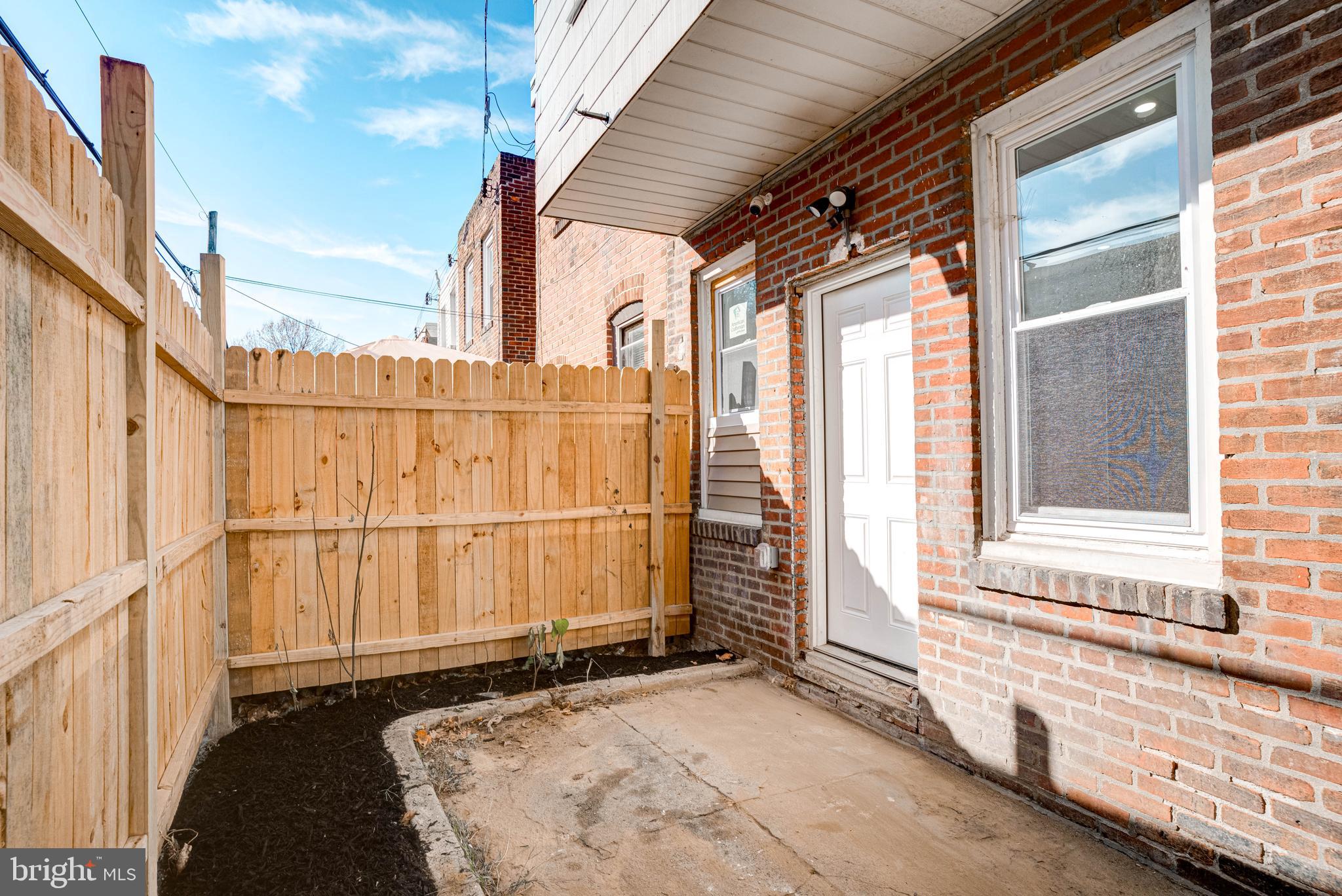 64 N MacDade Blvd