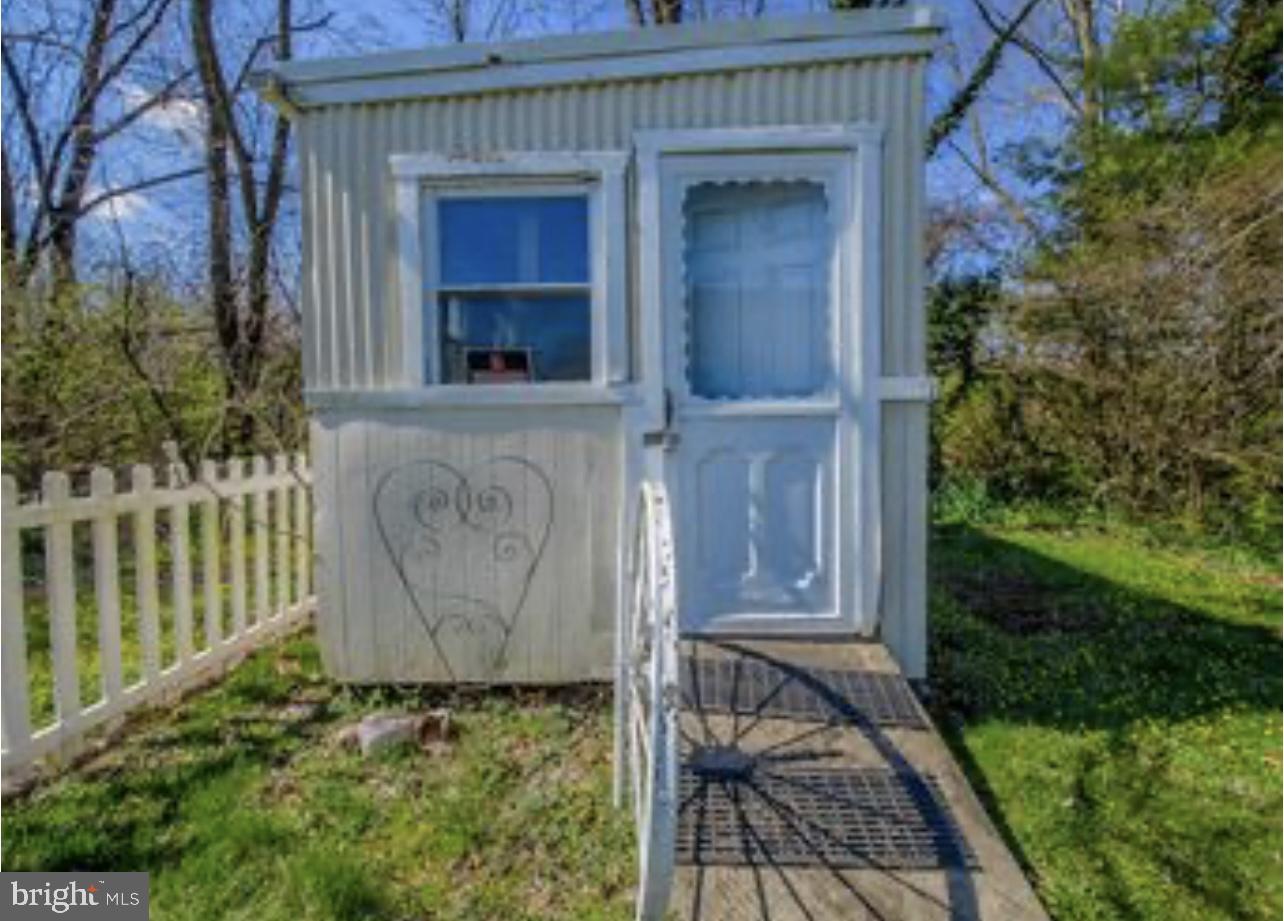 1224 EDDYSTONE AVE
