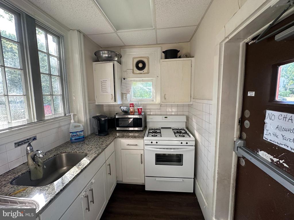223 E Park Rd