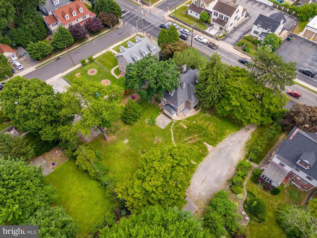 223 E Park Rd