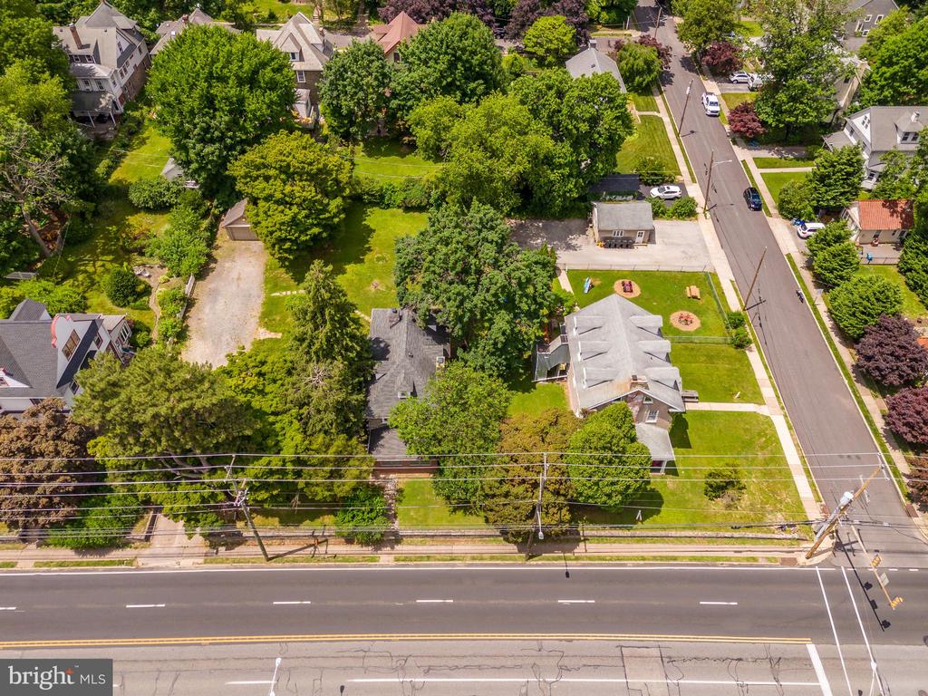 223 E Park Rd
