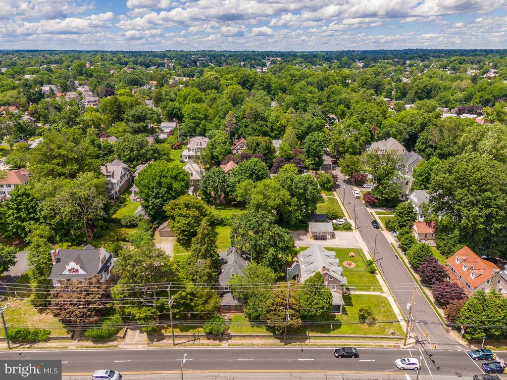 223 E Park Rd