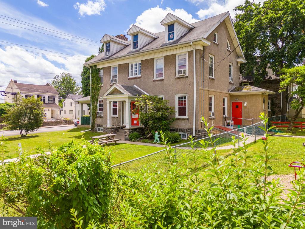 223 E Park Rd
