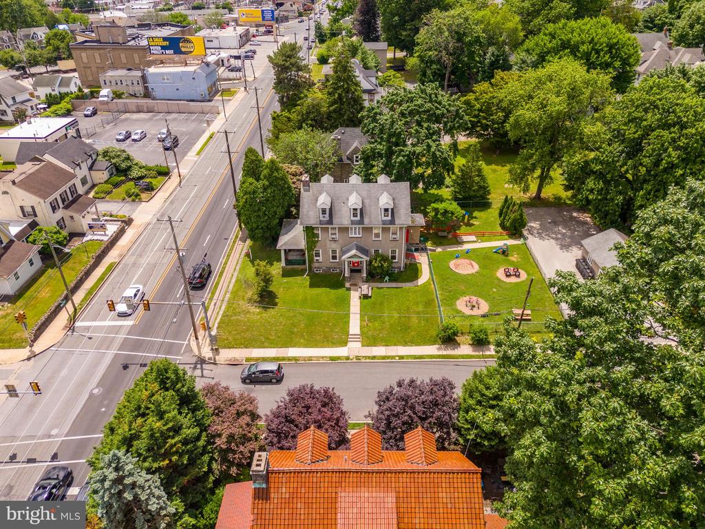 223 E Park Rd