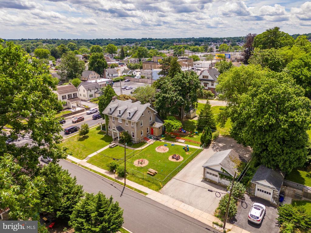 223 E Park Rd