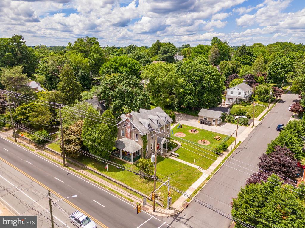 223 E Park Rd