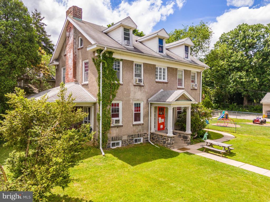 223 E Park Rd