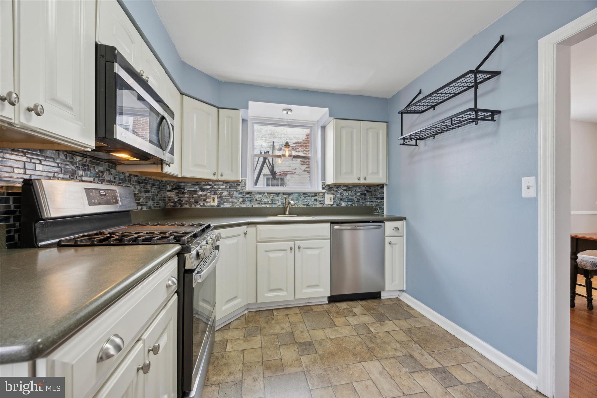 165 Netherwood Dr