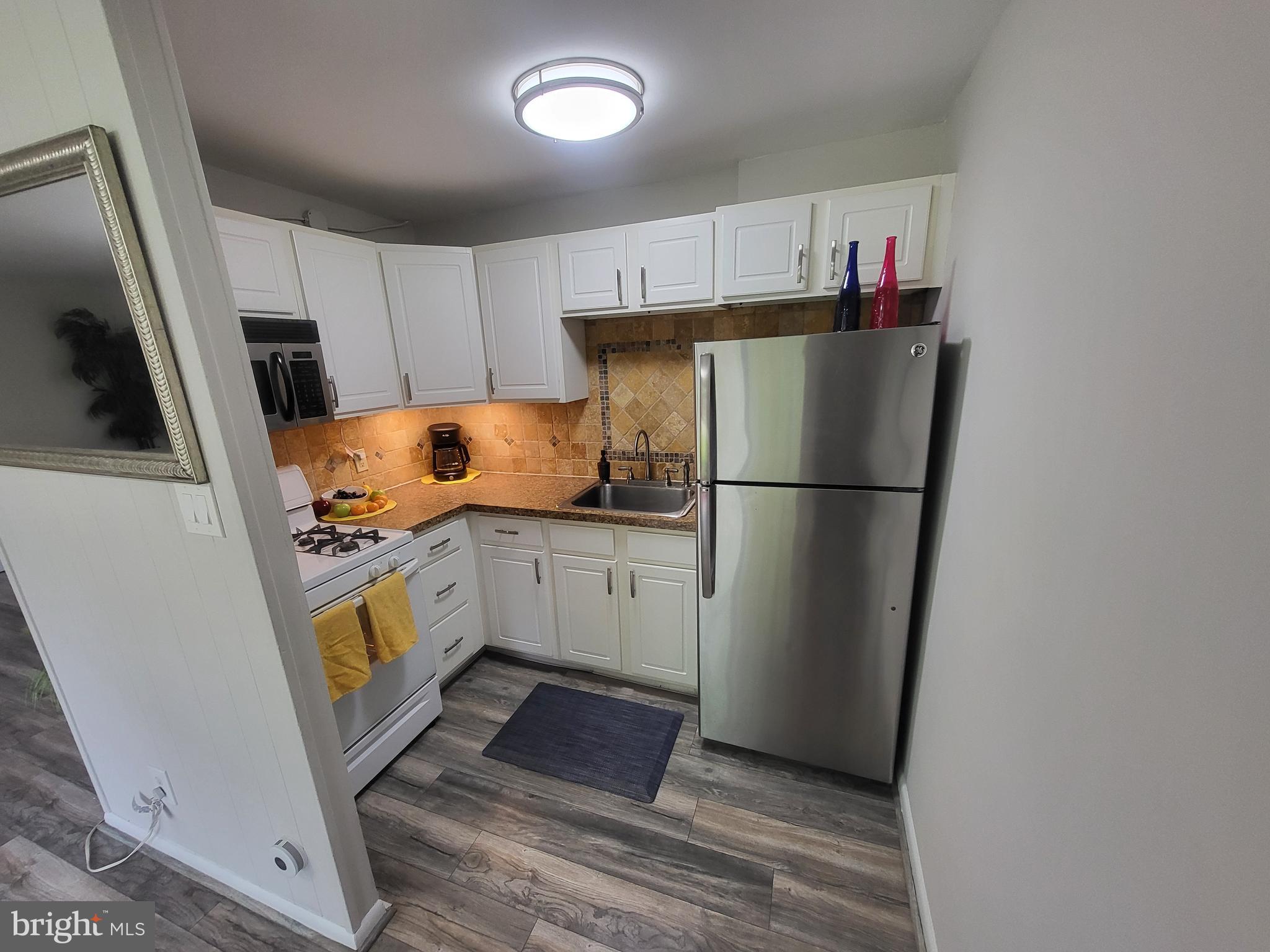 100 E Glenolden Ave #E-16