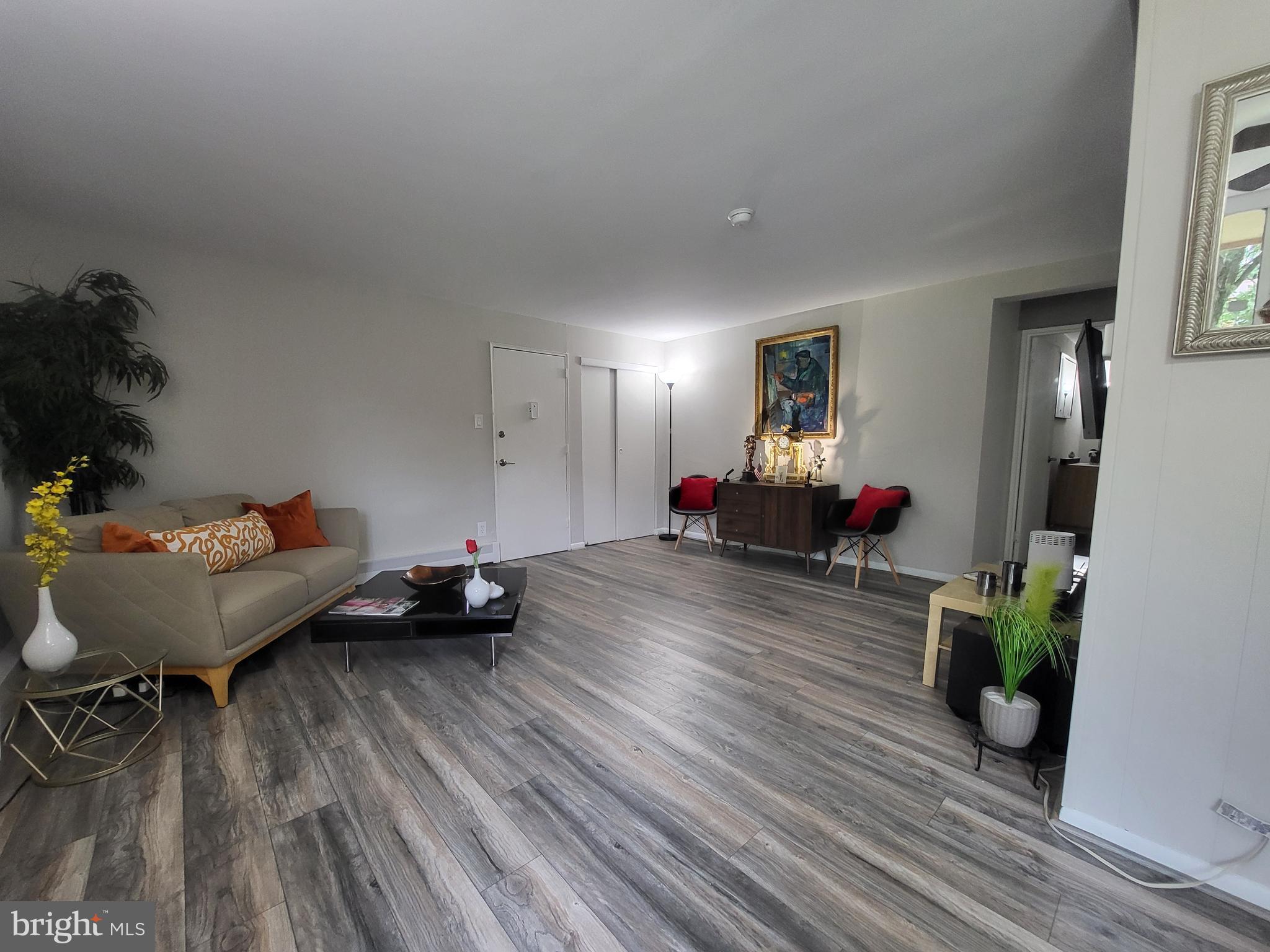 100 E Glenolden Ave #E-16