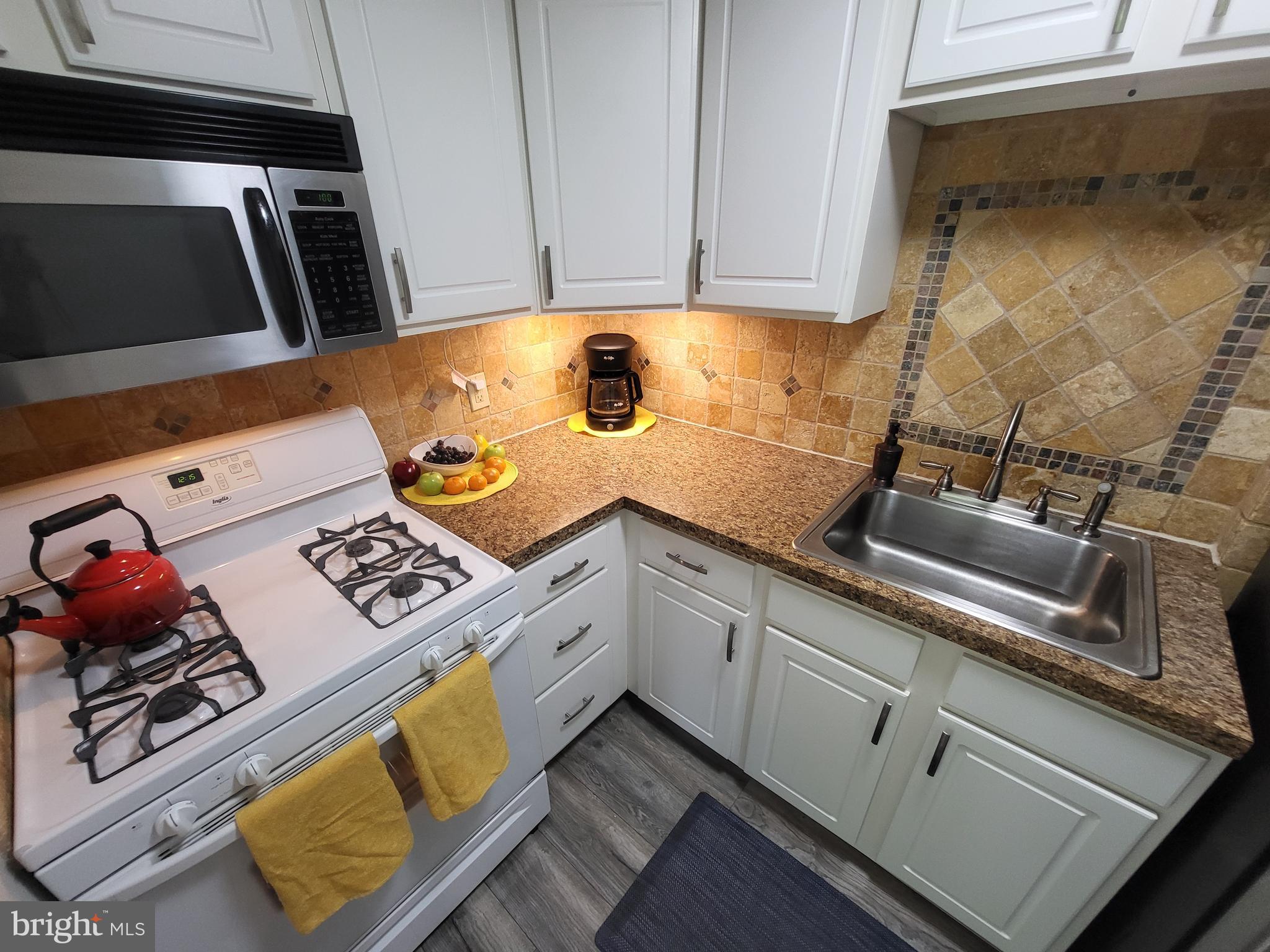 100 E Glenolden Ave #E-16