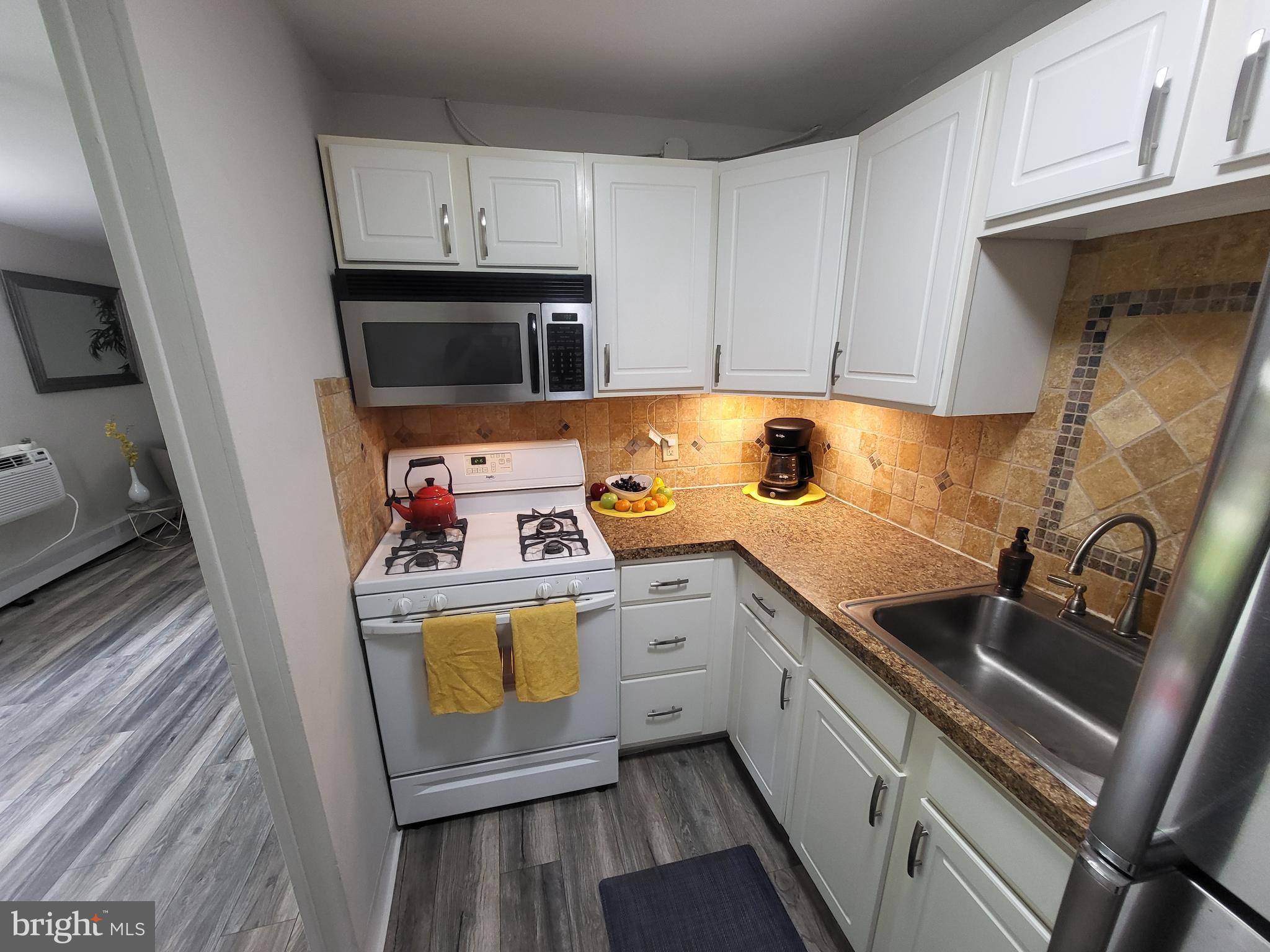 100 E Glenolden Ave #E-16