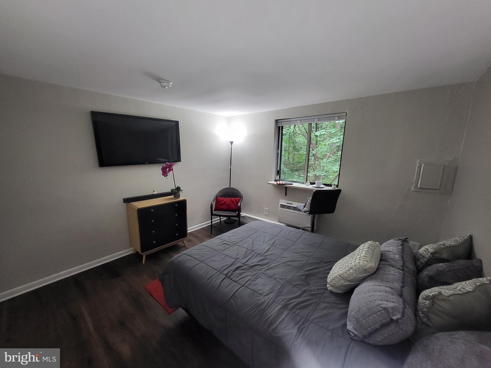 100 E Glenolden Ave #E-16