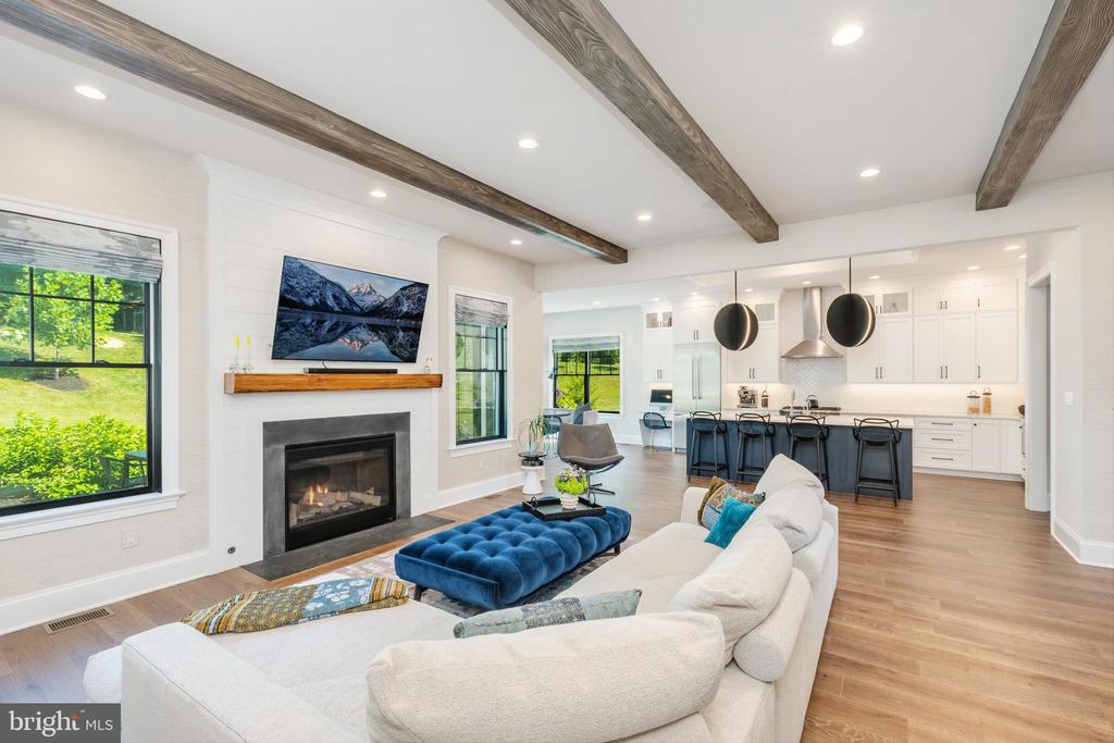 109 Harvard Ln