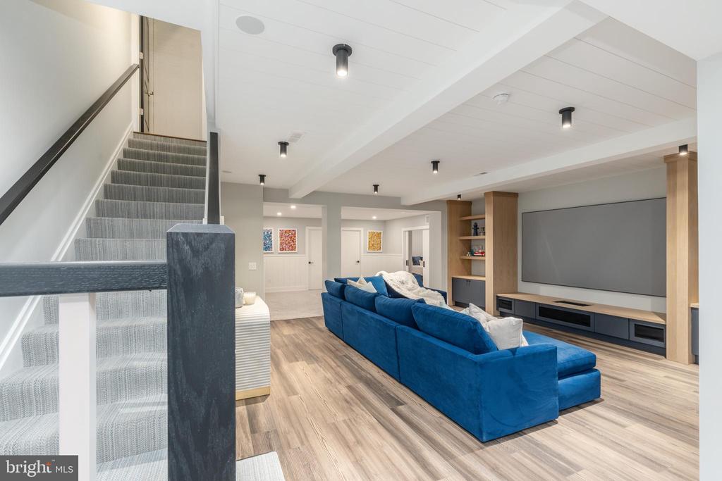 109 Harvard Ln
