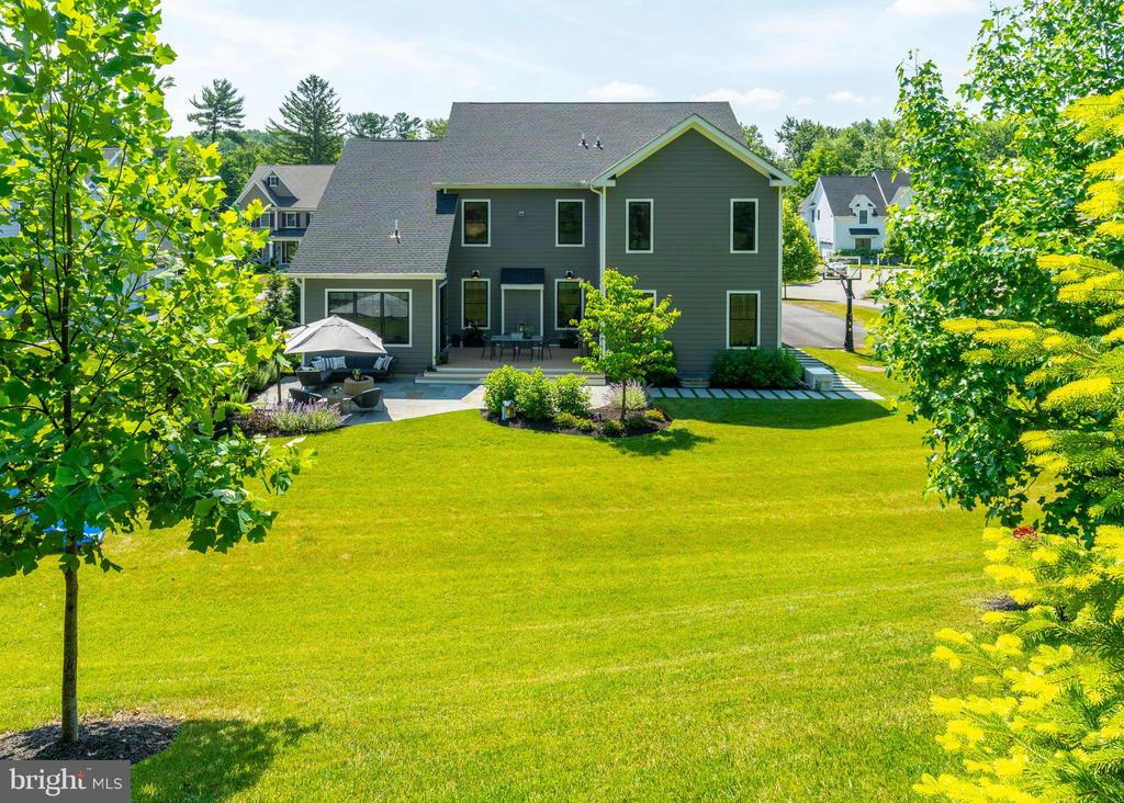 109 Harvard Ln