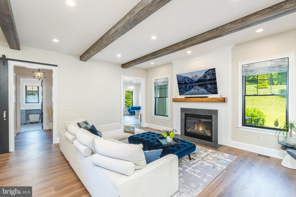 109 Harvard Ln