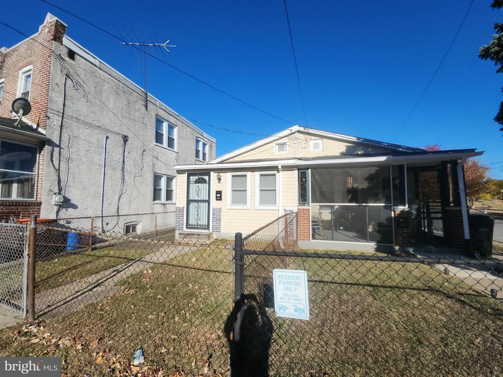 2502 W 7th St