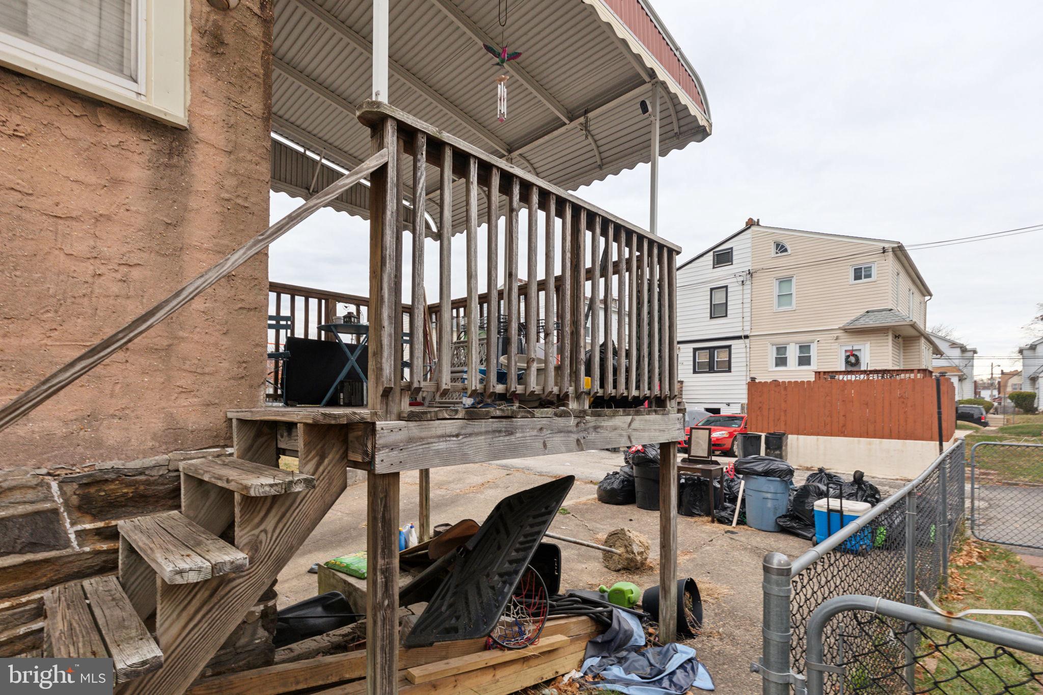 911 Yeadon Ave