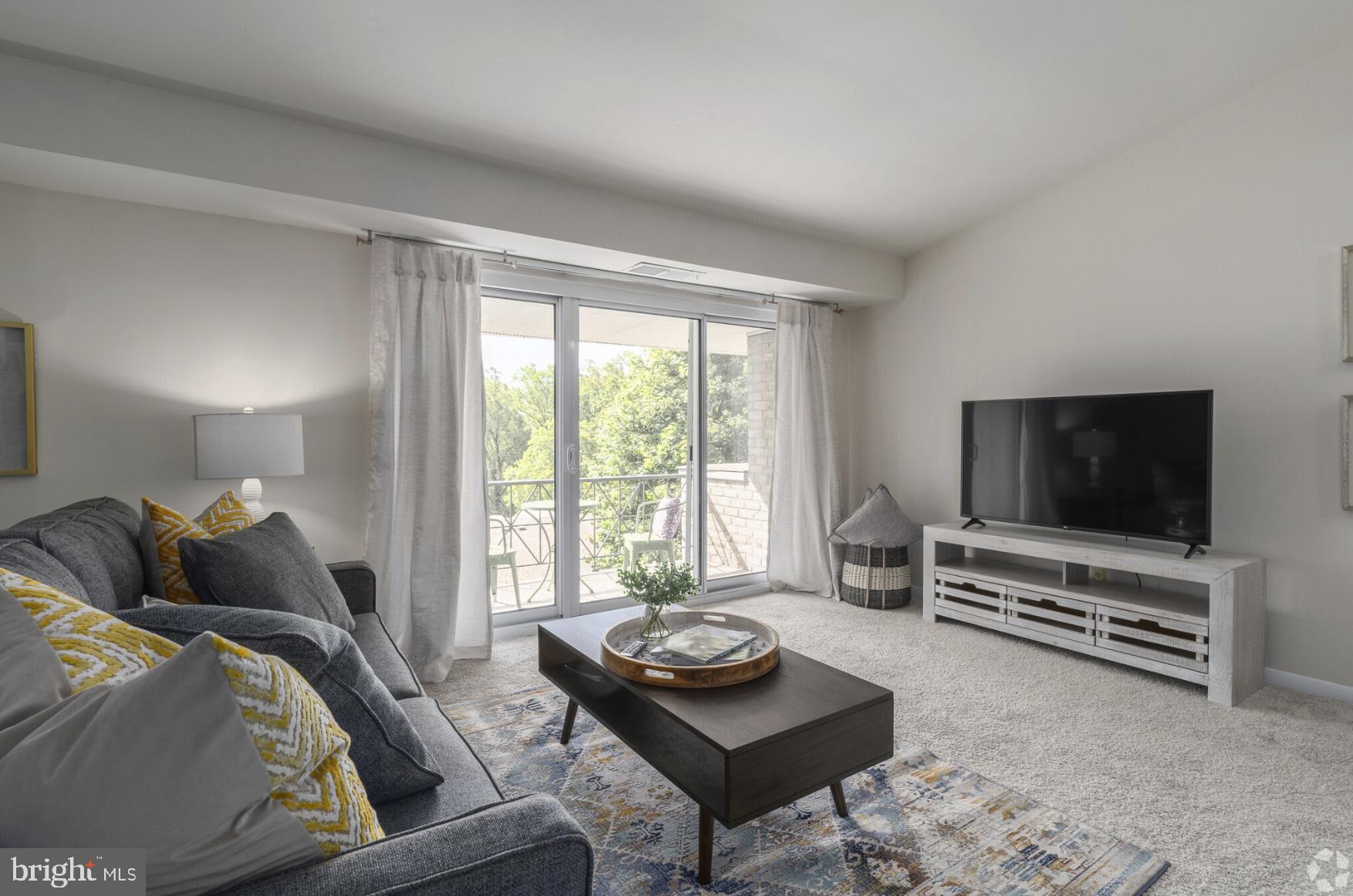 284 IVEN AVE #1B-268-3D