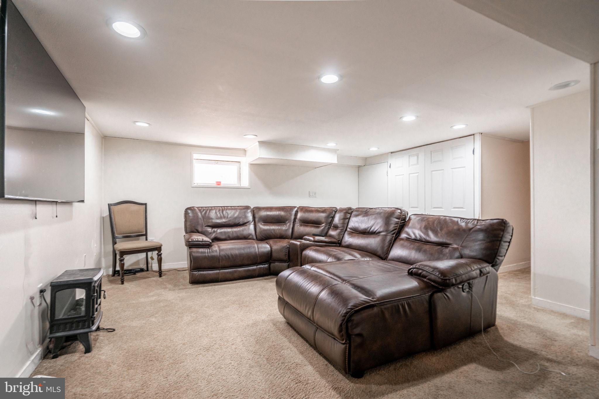 133 Woodlawn Ave