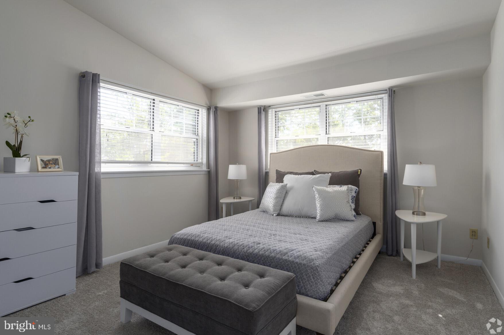 284 IVEN AVE #1B-254-2C