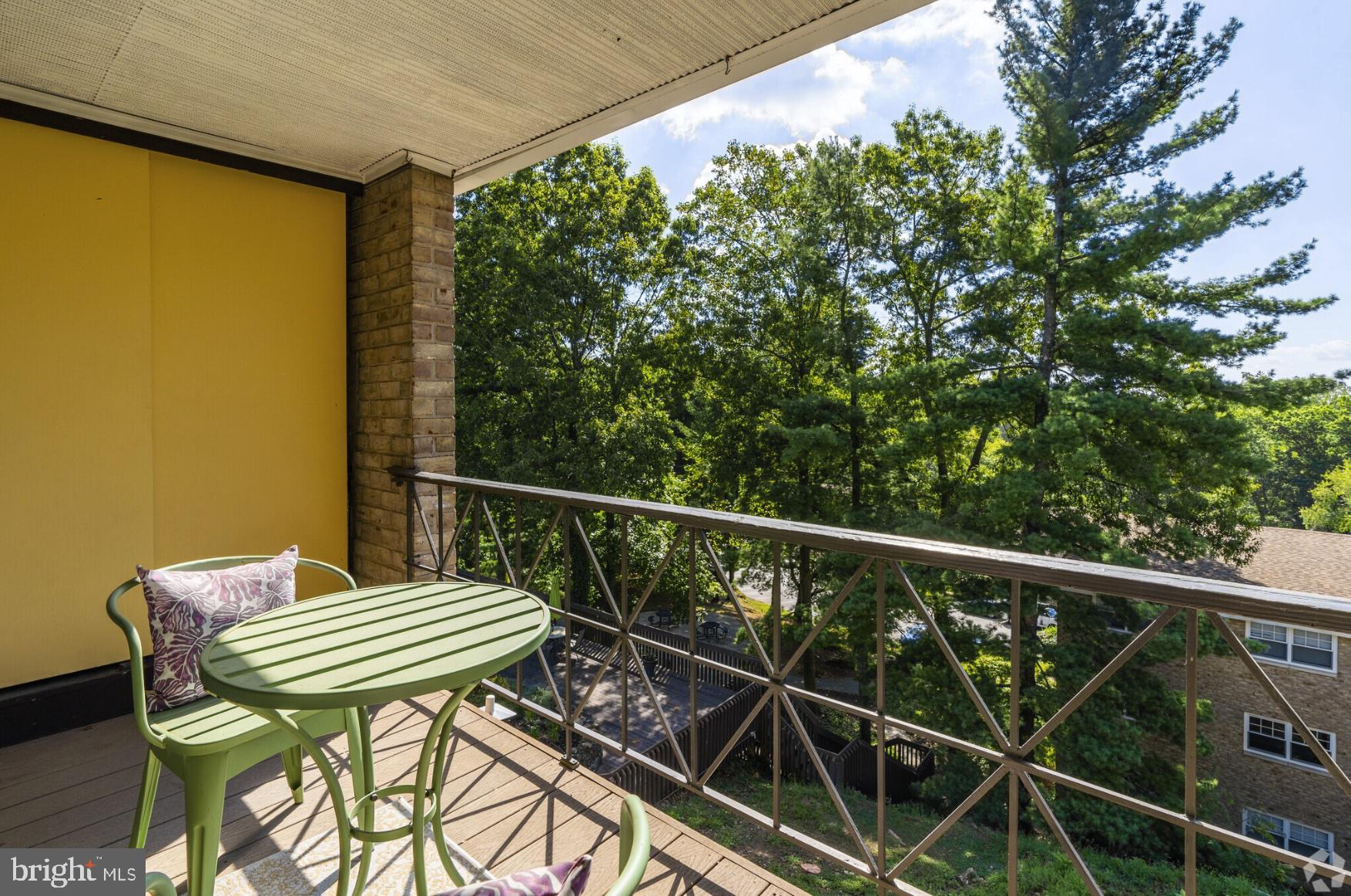 284 IVEN AVE #1B-254-2C