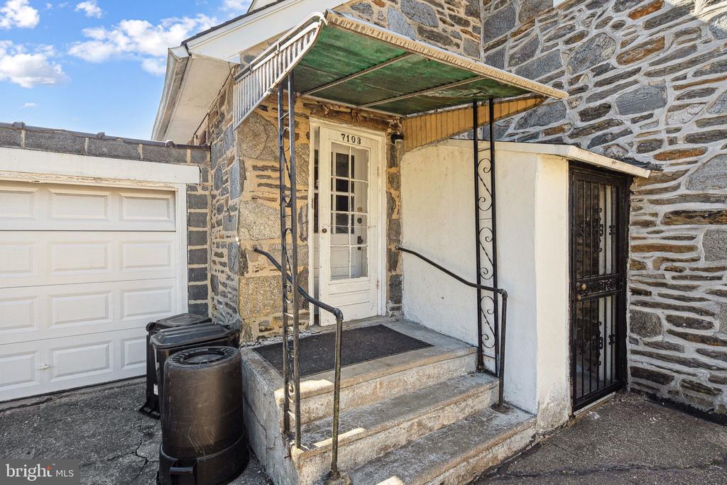 7103 PENARTH AVE