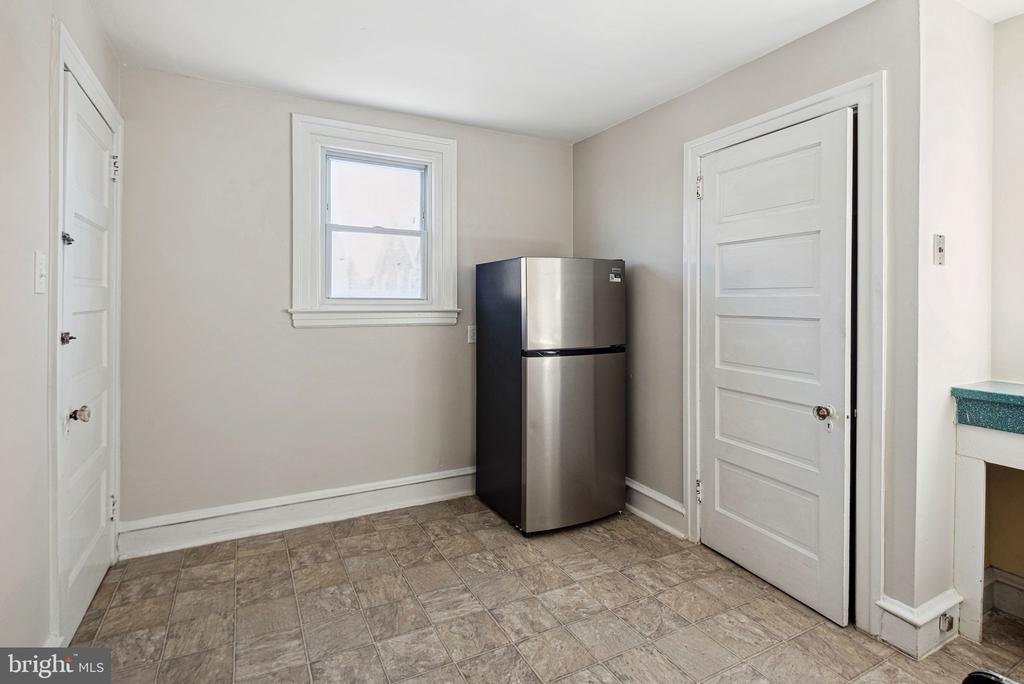 7103 PENARTH AVE