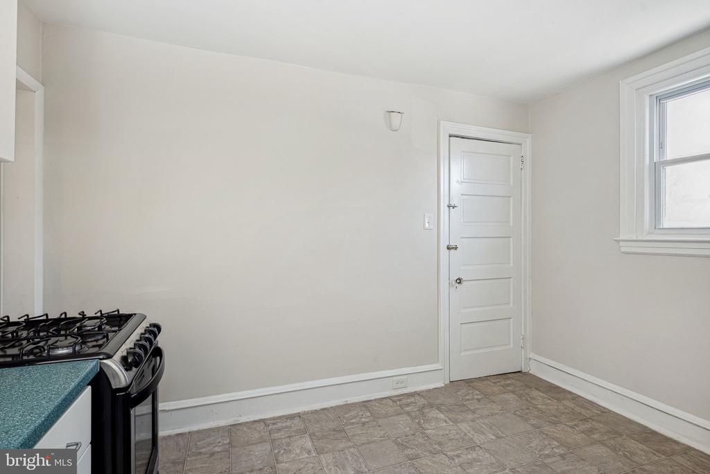 7103 PENARTH AVE