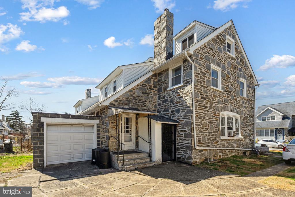 7103 PENARTH AVE