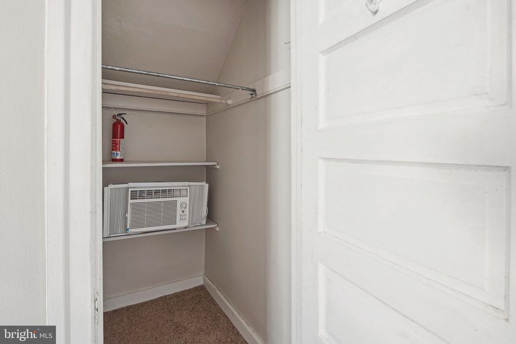 7103 PENARTH AVE
