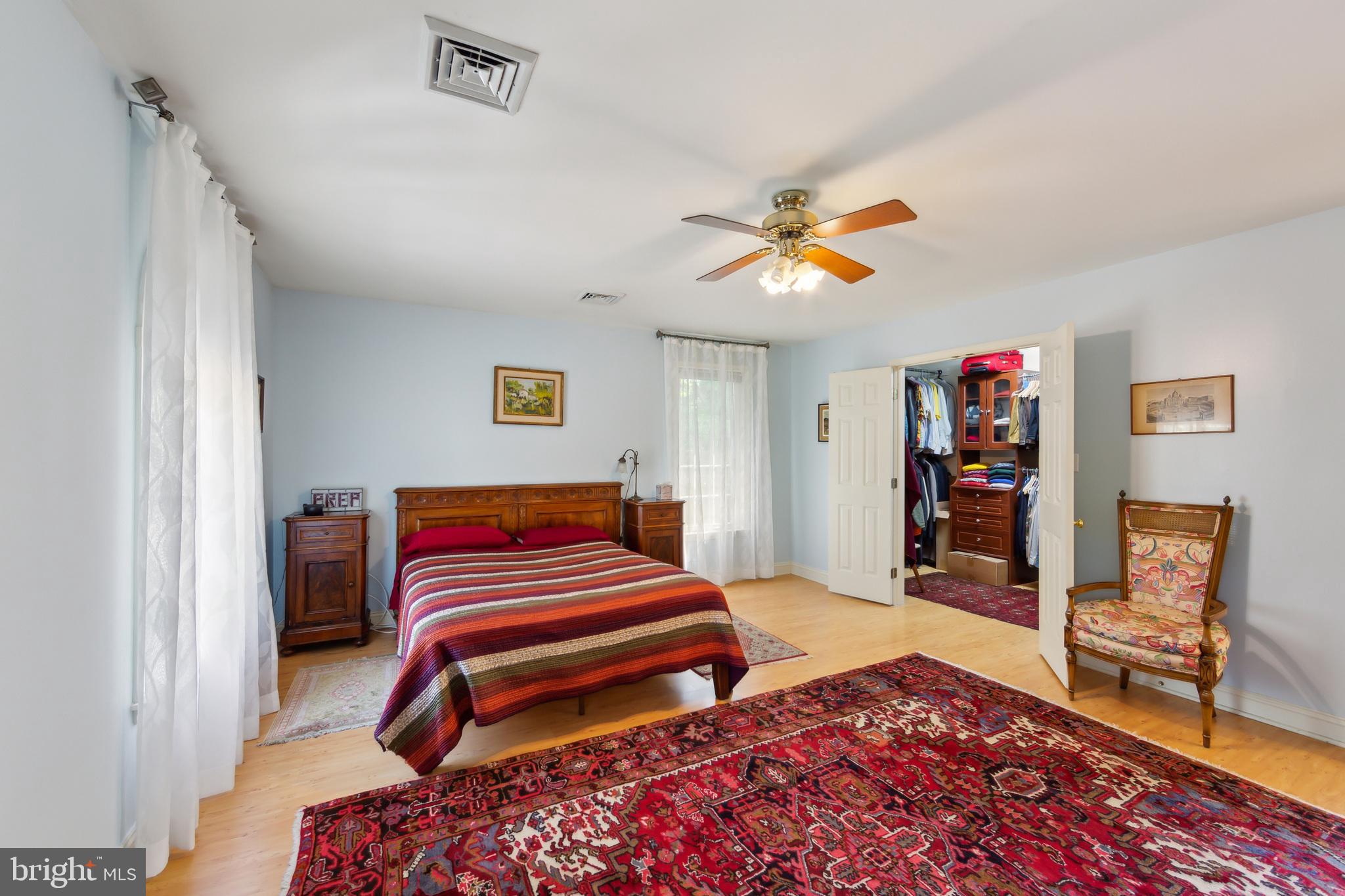 216 Howarth Rd