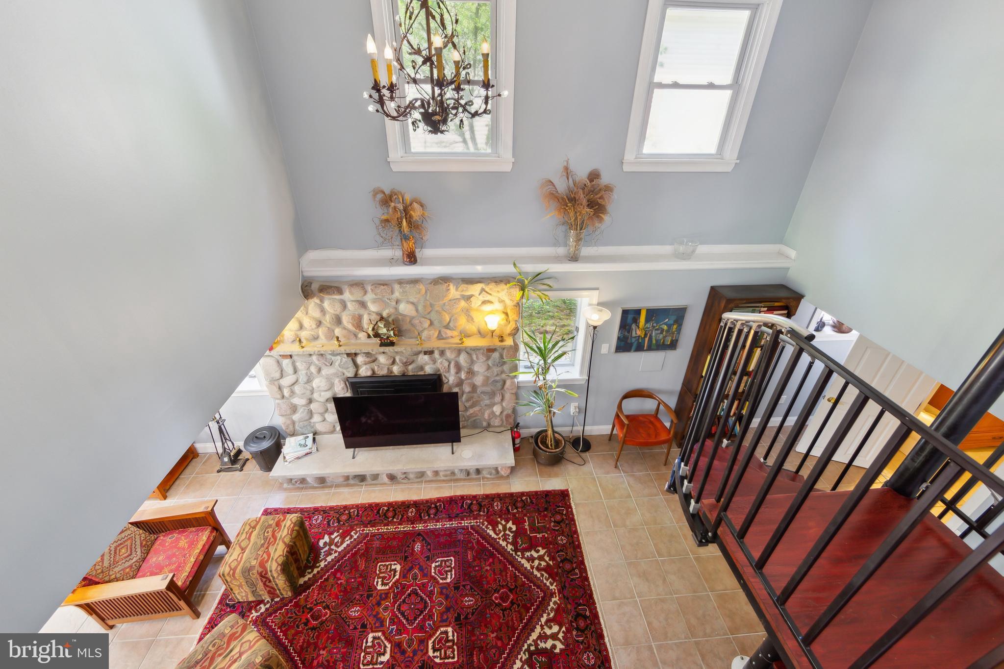 216 Howarth Rd