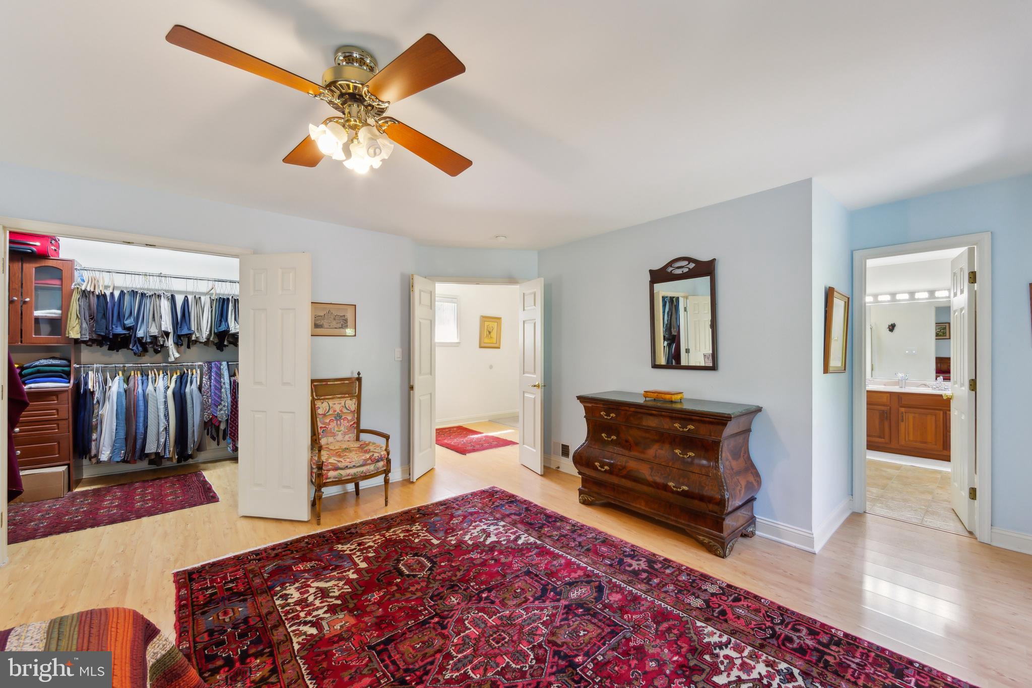 216 Howarth Rd