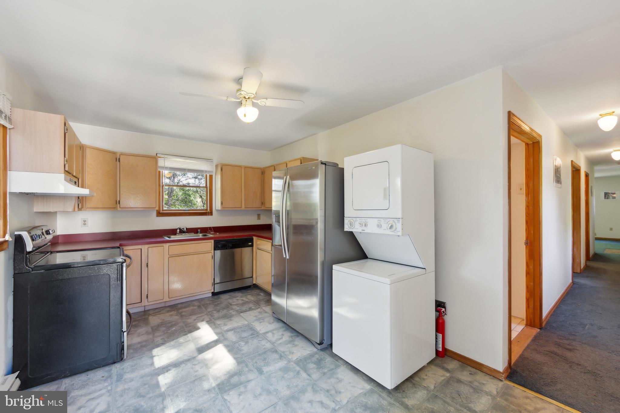 216 Howarth Rd