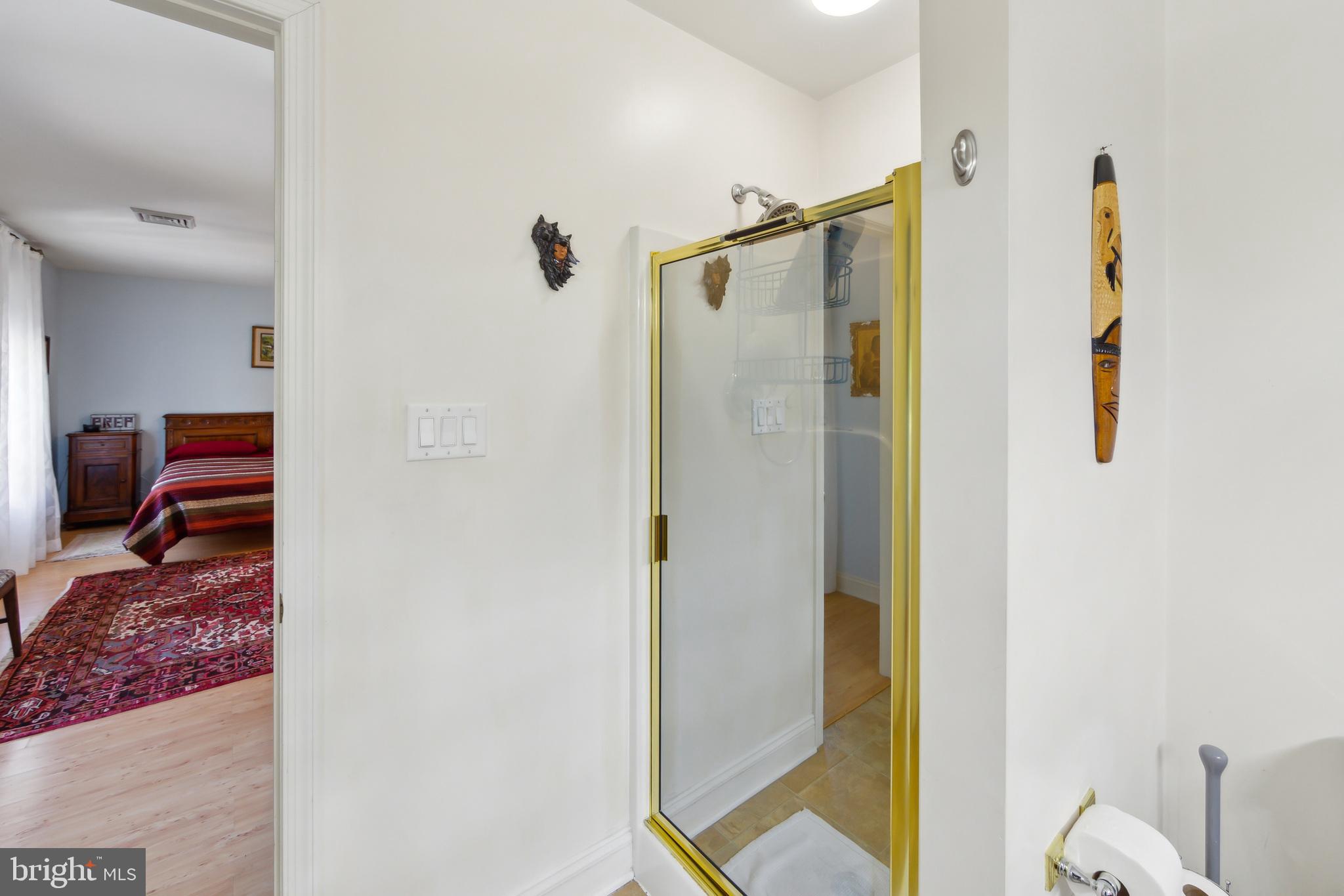 216 Howarth Rd