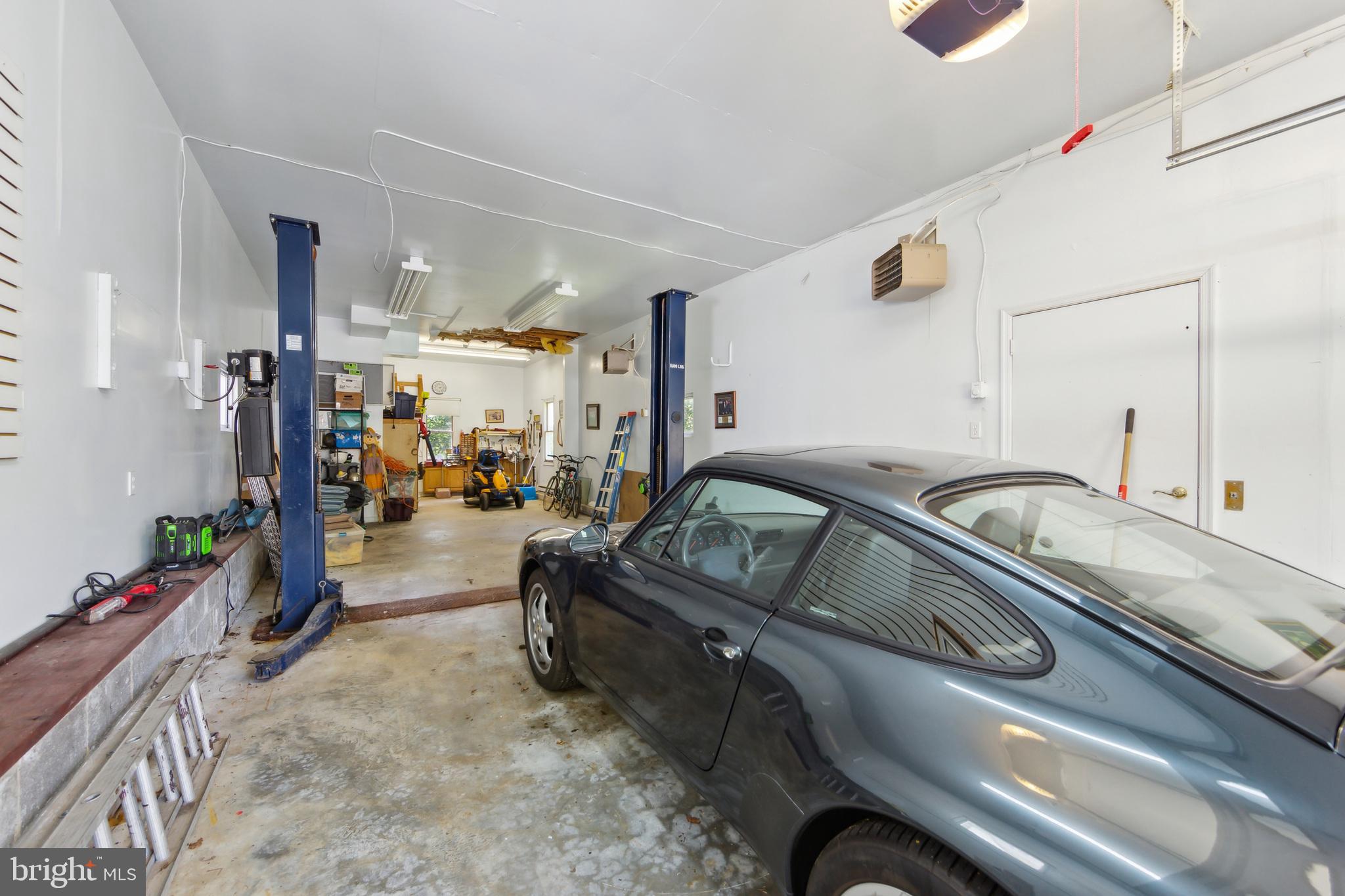 216 Howarth Rd