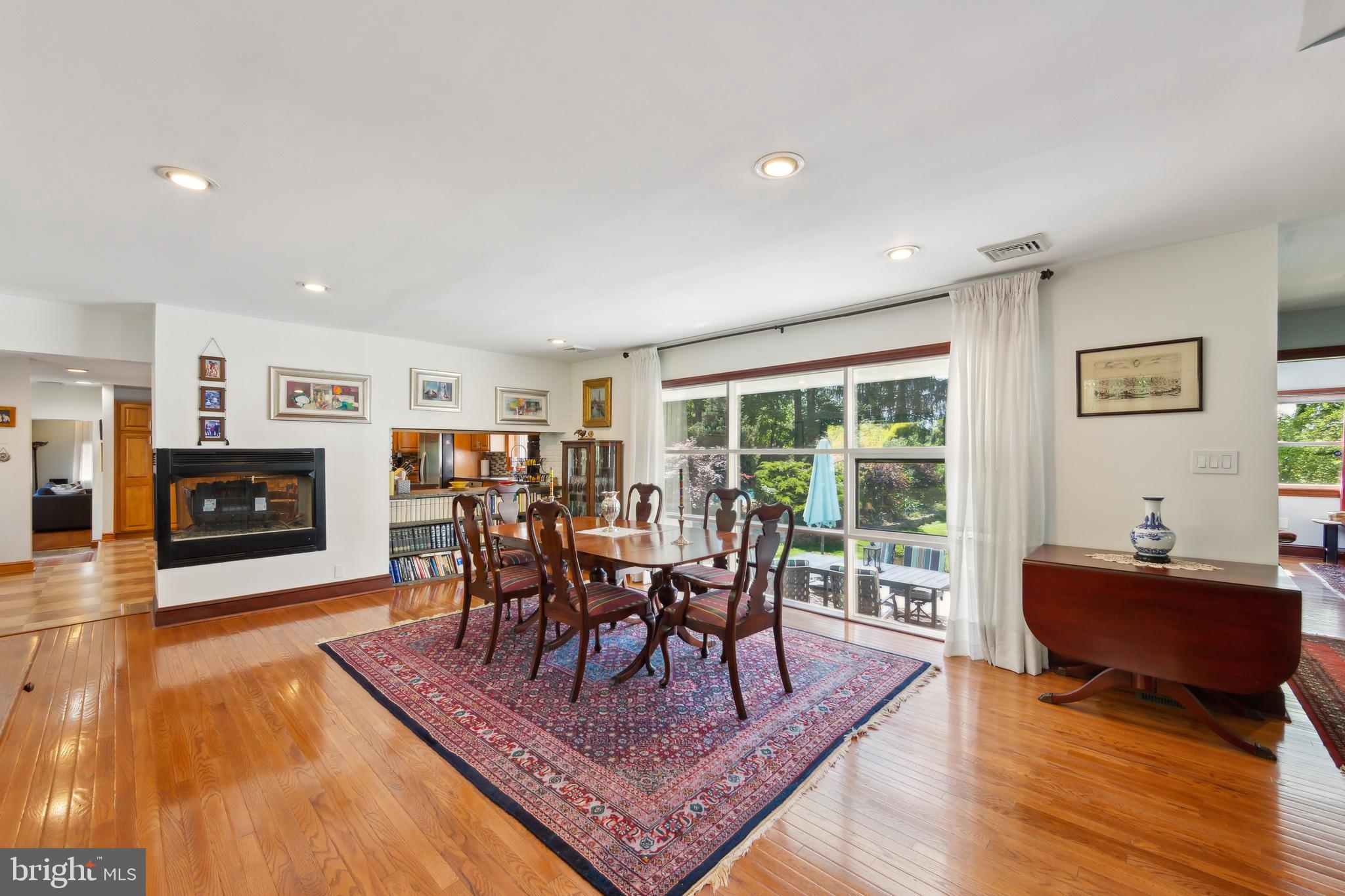 216 Howarth Rd