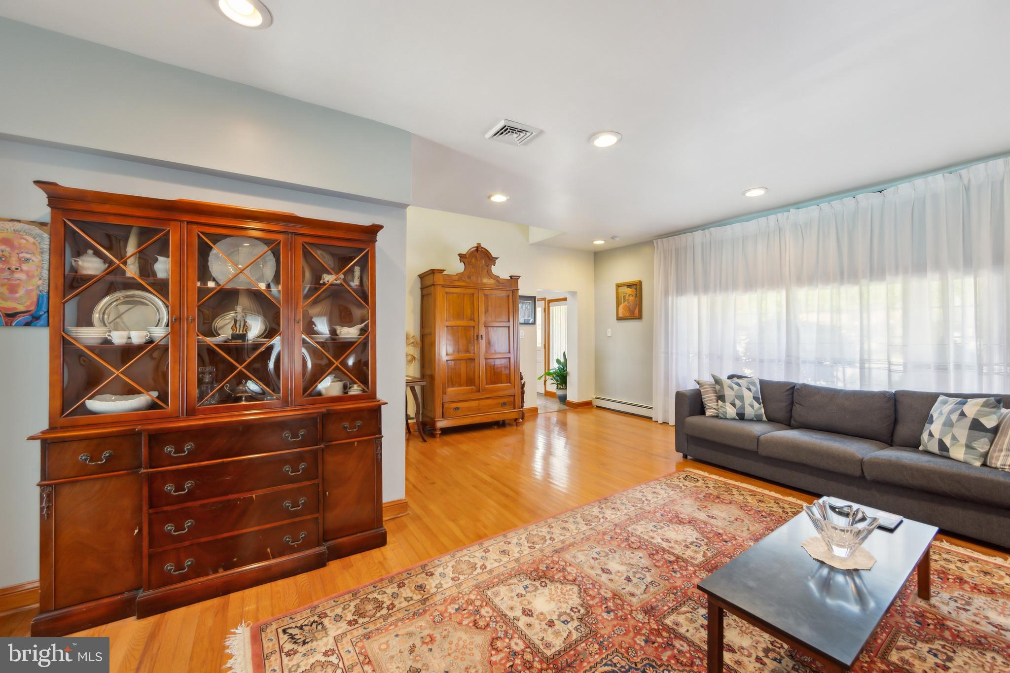 216 Howarth Rd
