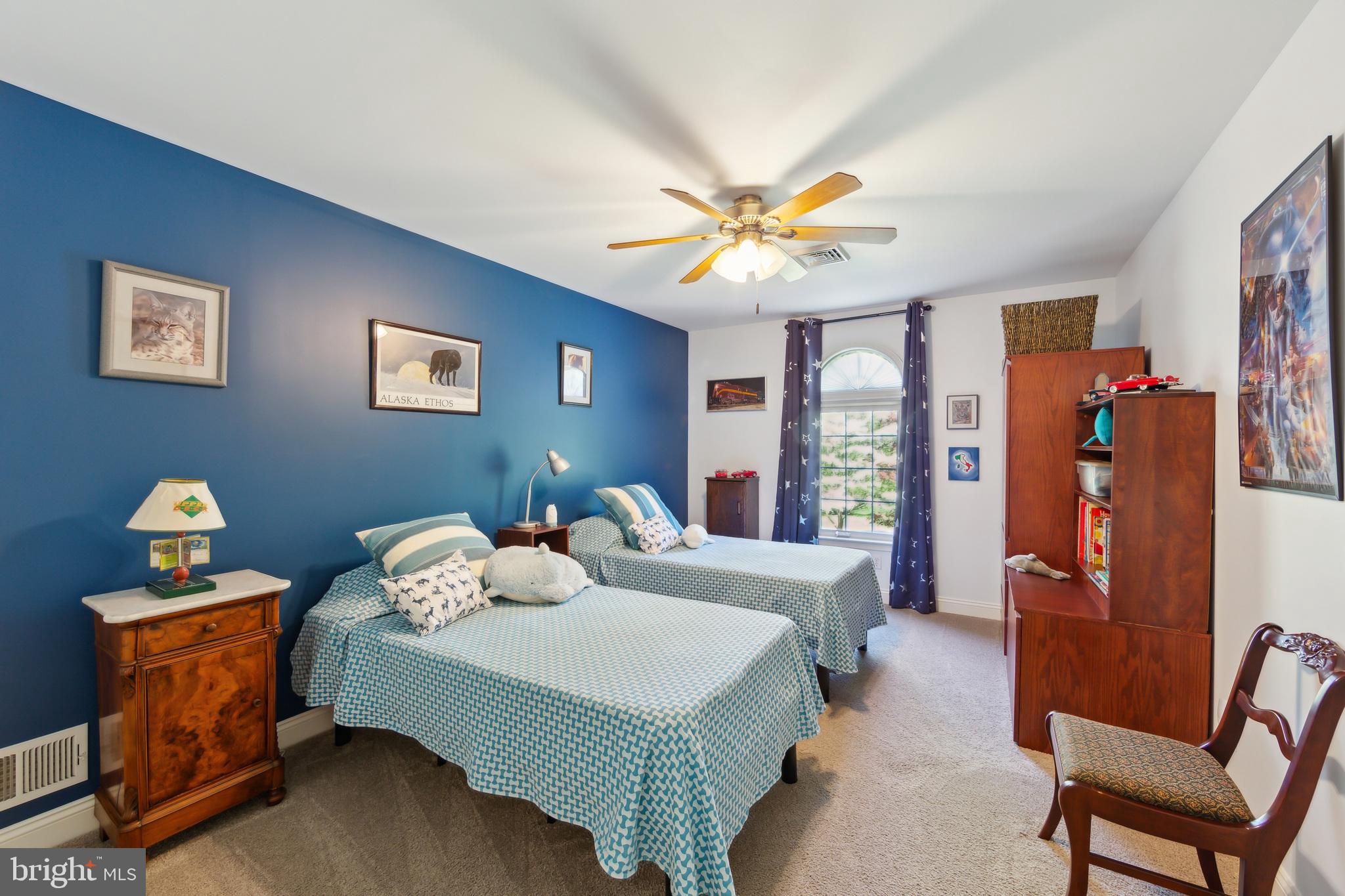 216 Howarth Rd