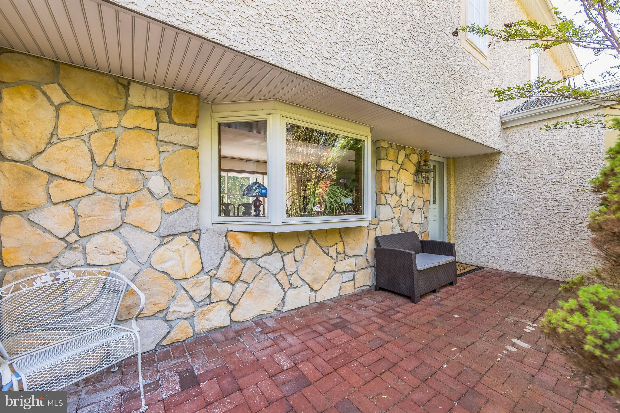 216 Howarth Rd